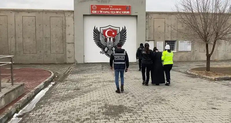43 Yıl Hapsi Bulunan Yabancı Uyruklu Şüpheli Türkiye'de Yakalandı