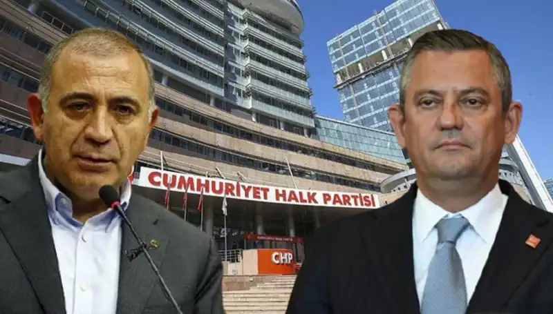 CHP'nin Kuruluş Töreninde Merakla Beklenen Karşılaşma: Tekin ve Özgür Özel