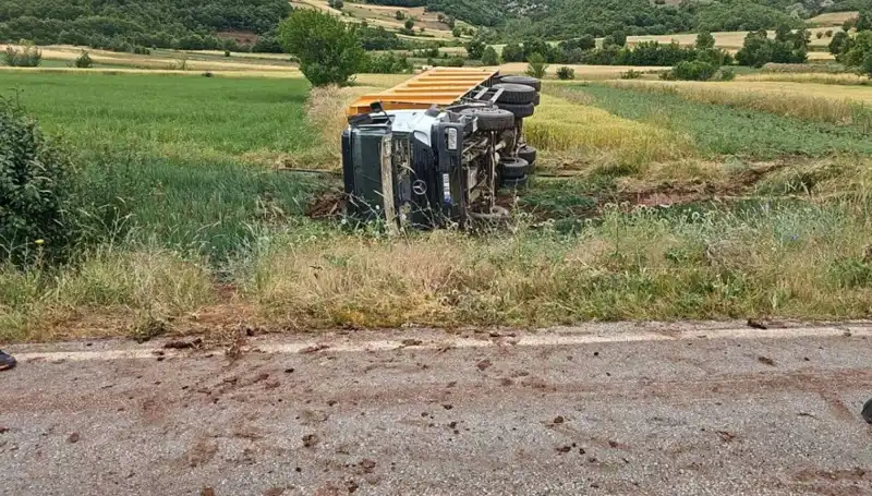 Tokat'ta Kamyon Devrildi: Şoför Hayatını Kaybetti, Olayın Ayrıntıları Şok Edici