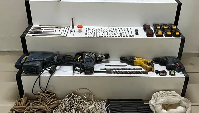 Balıkesir'de Tarihi Eser Ve Patlayıcı Madde Operasyonu ile Suçlular Yakalandı