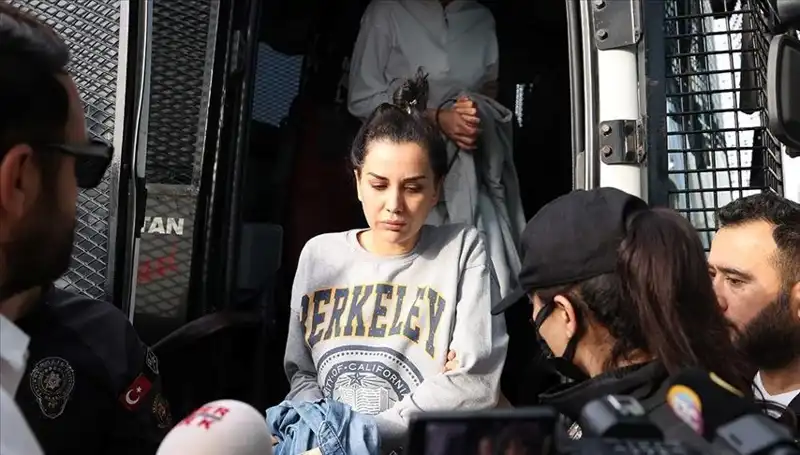 Dilan Polat'ın Instagram Hesabına Erişim Kapandı: Nedenleri Neler?