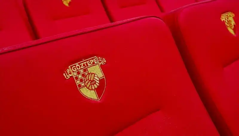 Göztepe, Genç Yıldız Junior Olaitan ile Anlaşmayı Tamamladı!