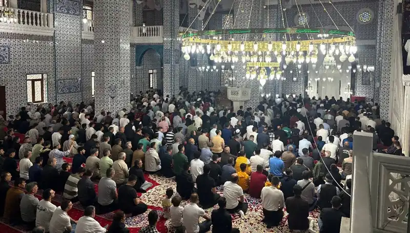 Iğdır'da İlk Bayram Namazı Coşkusu: Bir Gelenek Yeniden Hayat Buldu