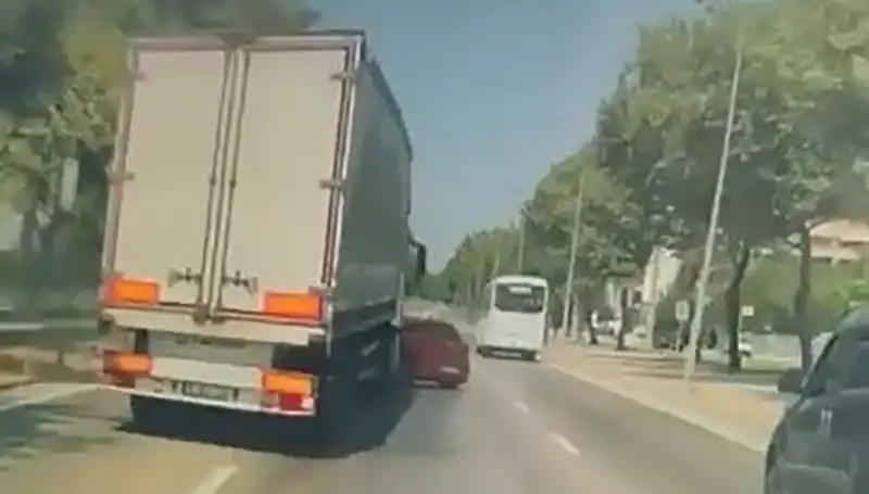 Bursa'da Korkutan Kör Nokta Kazası: Olayın Ayrıntıları ve Öneriler