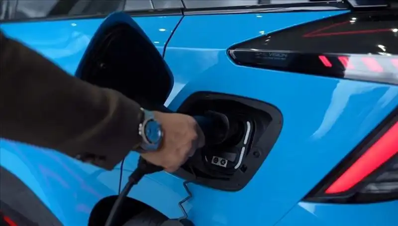 Türkiye'nin Elektrikli Araç Şarj İstasyonları Sayısı 11 Bini Aştı: Gelecek İçin Hazırlık