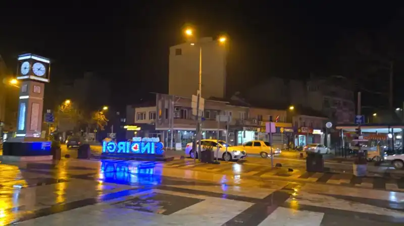 Sındırgı’da 5.1 Büyüklüğünde Deprem: Halk Tedirgin Oldu