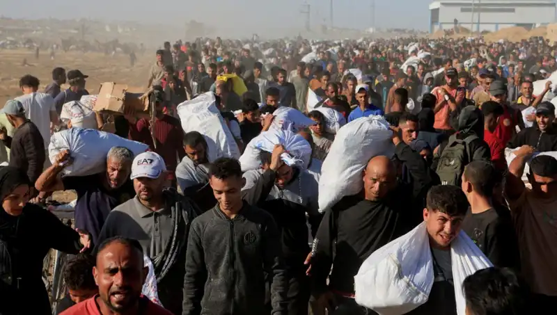 İsrail Ordusu, Han Yunus'a Yönelik Kuşatmasını Genişletiyor: 15 Kilometrelik Alan Açıldı