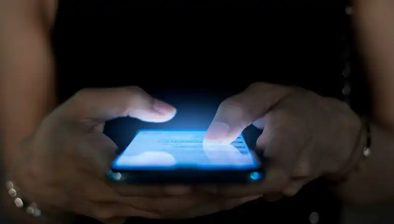Narsisizmin İşareti: Telefon Alışkanlıklarımızın Psikolojik Yüzleri
