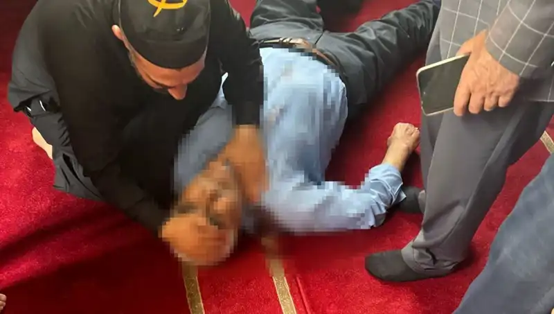 Camide Namaz Kılarken Bıçaklanan Vatandaşın Dramı: Olayın Ardındaki Gizem Ne?