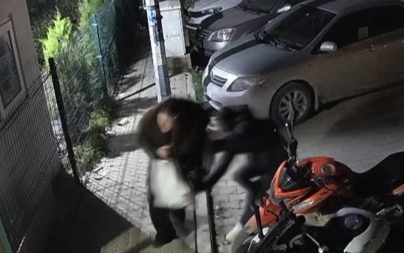 İzmir’de Saplantılı Aşkın Trajedisi: Genç Kadın Hayat Mücadelesini Kaybetti