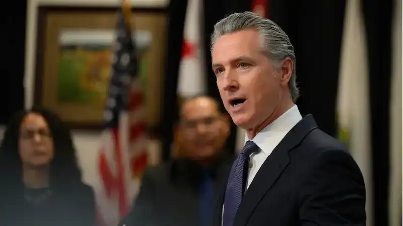 California Valisi Newsom, Trump’ın Siyasi Oyunlarını Kınıyor: "İç Savaş Çıkarmaya Çalışıyor"