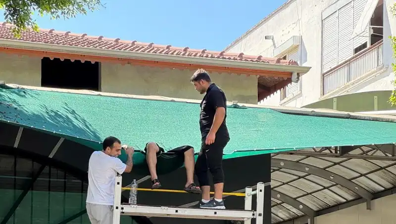 Dengesini Kaybedip Balkondan Düşen Genç, Hayatında Acı Bir Yaralanma Geçirdi