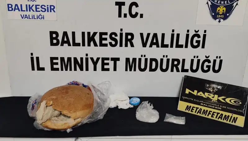 Ekmeğin İçine Gizlenmiş Uyuşturucuyla 5 Kişi Yakalandı
