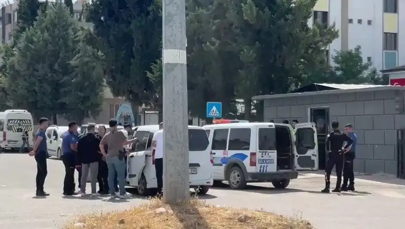 Adliye Önünde Kanlı Kavga: 5 Yaralı ve 7 Gözaltı