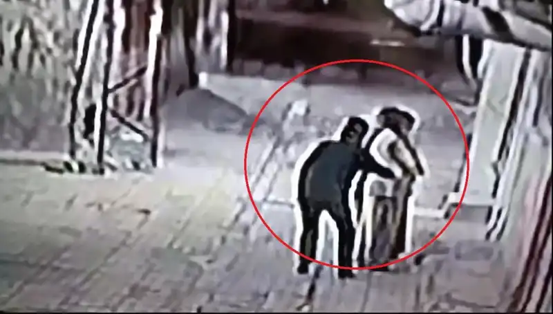 Polisler Pazarcı ve Simitçi Olunca, Kapkaççılara Şok Operasyon!