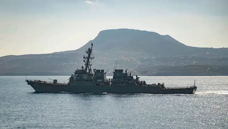 ABD, Yunanistan'daki Donanma Üssünü Stratejik Kale Olarak Yeniden Düzenliyor