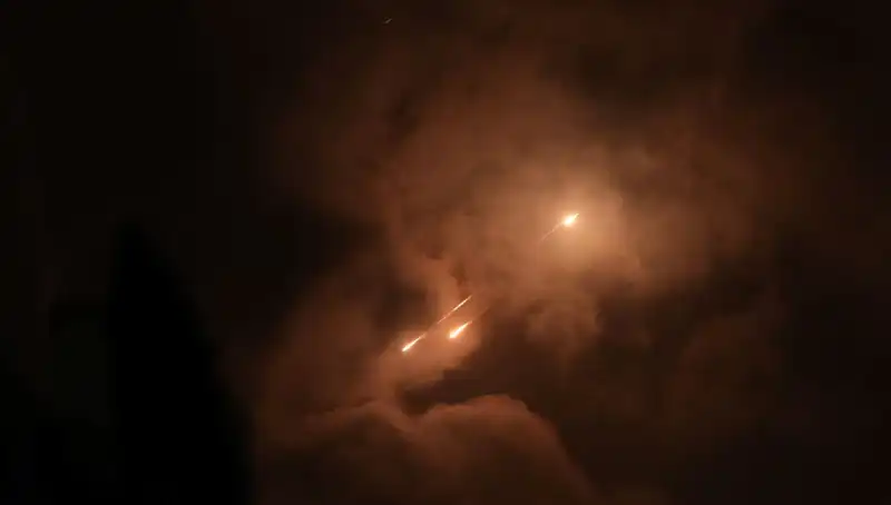 İran'ın Gece Saldırı Stratejisi: Füzelerin Gece Ateşlenme Sebepleri Neler?