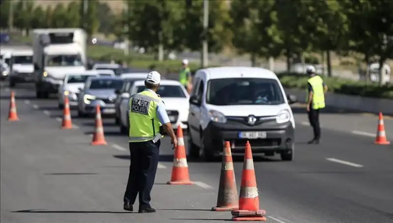 Tünel Kapandı! Konvoy, Şehir İçi Ulaşımı Felç Etti