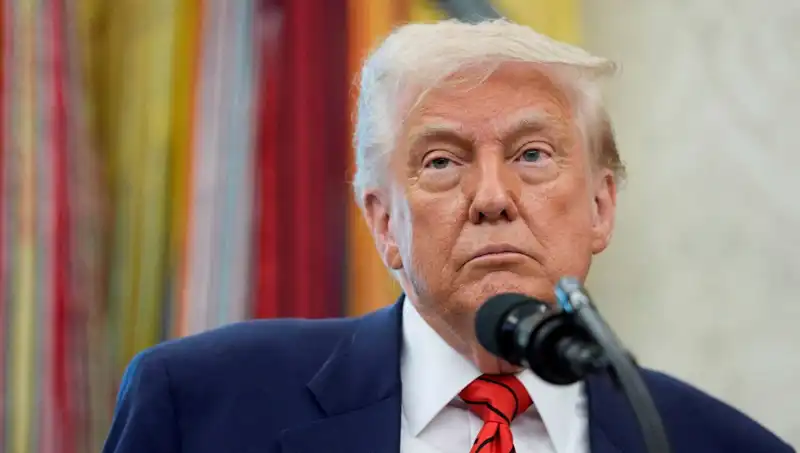 Trump'ın G7 Zirvesi Döneminde Şaşırtan Erken Ayrılışı ve Beyaz Saray Acil Toplantısı