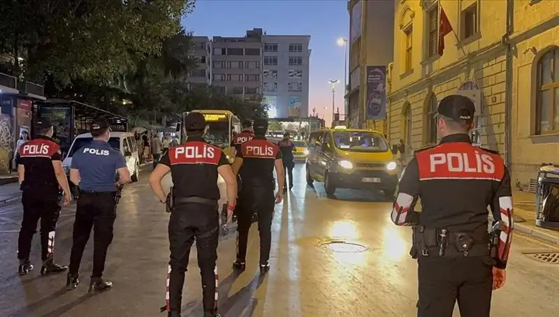 Megakentte Asayiş Operasyonu: Yüzlerce Gözaltı ile Güvenlik Sağlandı