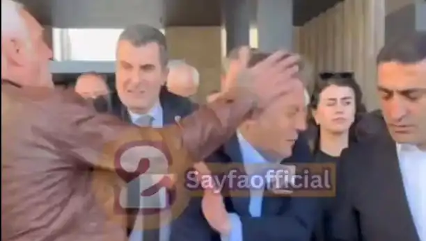 Özgür Özel'e AKM çıkışında fiziksel saldırı: Siyasi tansiyon yeniden yükseliyor