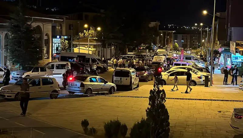 İki Ailenin Kavgası: Sokaklar Kanlı Halde Kaldı!