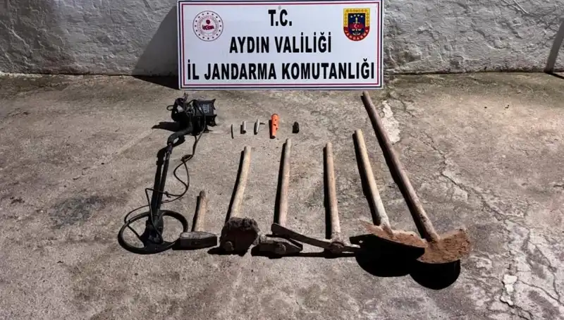 Aydın'da Kaçak Kazı Yapan 5 Kişi Suçüstü Yakalandı!