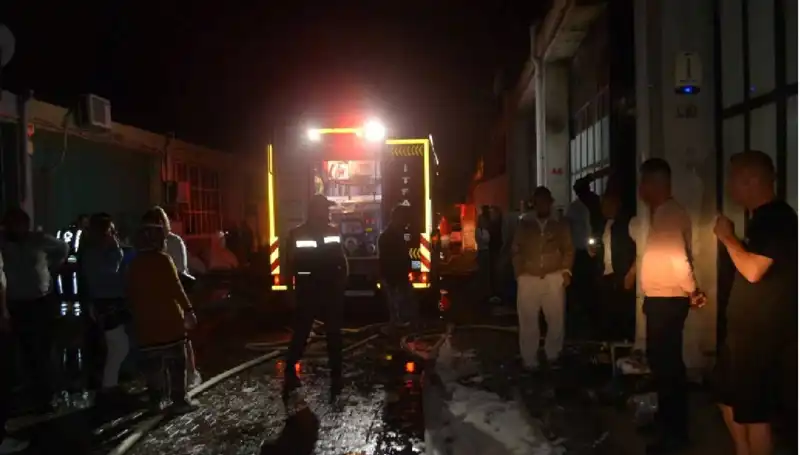 Gözlük Fabrikasında Çıkan Yangın Korkuttu: Anında Müdahale ile Kontrol Altına Alındı