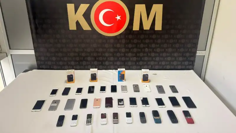 Gümrük Kaçağından 37 Cep Telefonu Ele Geçirildi: Sıra Dışı İzler