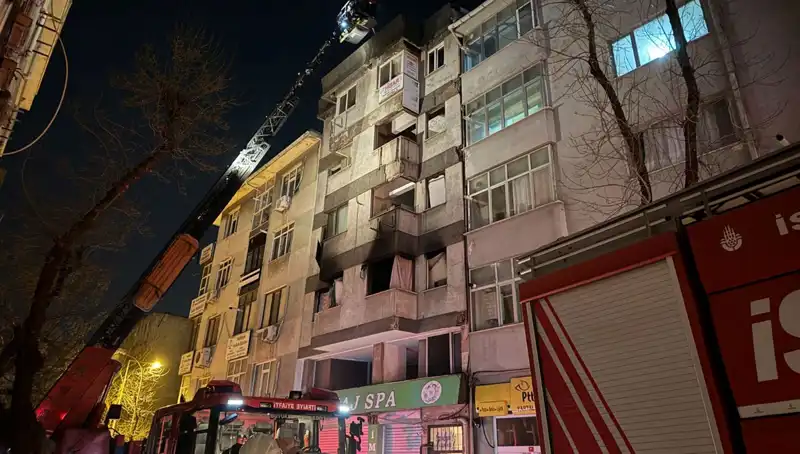 Kartal'da Metruq Bina Yangını: Vatandaşlar Büyük Panik Yaşadı