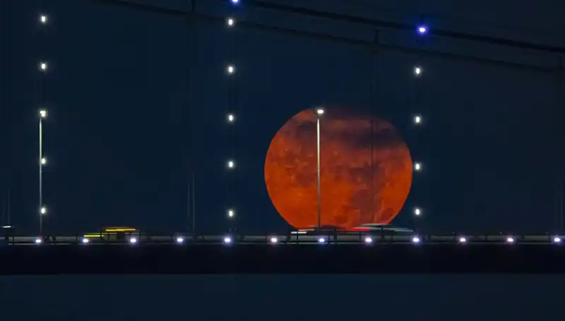 Dolunay Gecesi: Doğanın Büyüsü Gökyüzünü Aydınlattı