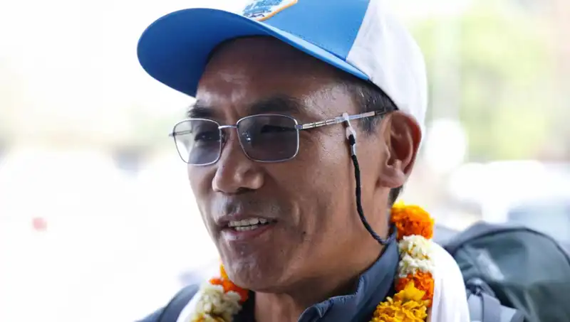 Everest Adam, Kendi Rekorunu Kırarak Zirveye İmzasını Attı