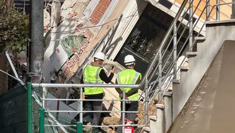 Gebze'de Çöken Bina İncelemesi: Bilirkişi Heyeti Sismik Ölçüm Yapıyor