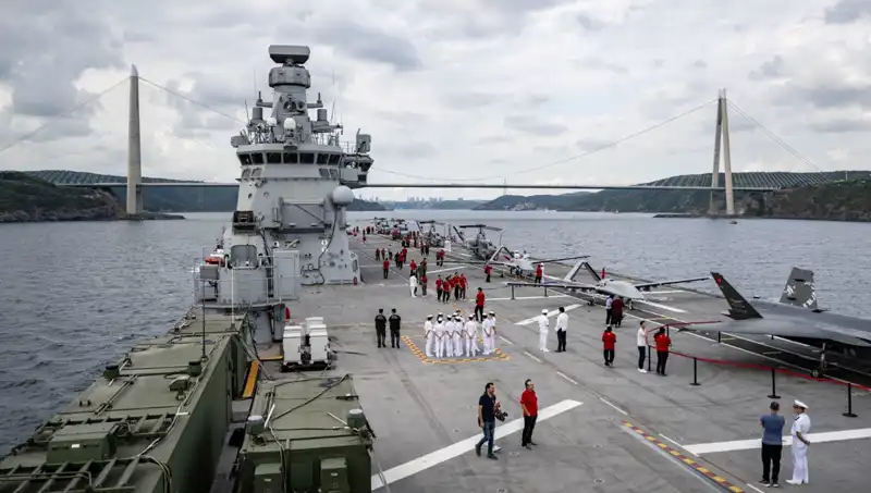 TCG Anadolu, Sarayburnu'ndan Ayrıldı: Yeni Bir Dönem Başlıyor