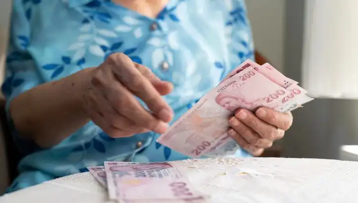 Emeklilerin Cebindeki Tehlike: Dolandırıcıların Yeni Hedefi Neden Siz Olabilirsiniz?