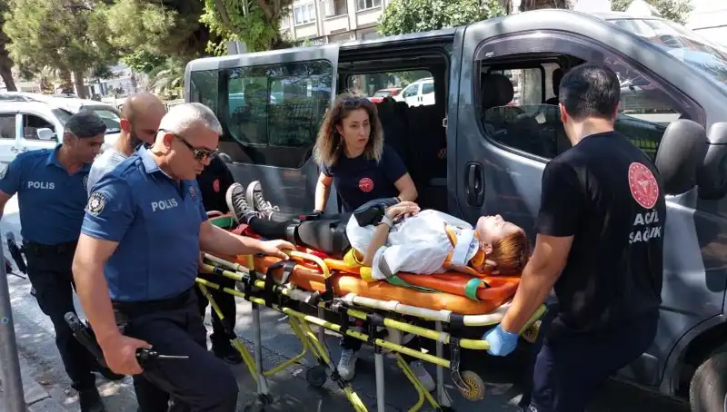 Samsun'da Minibüs Kazası: Kamyona Çarpan Araçta Son Durum Nedir?