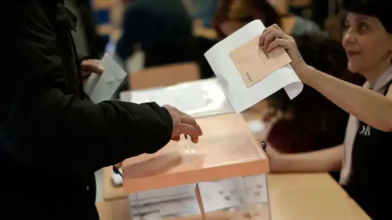 İspanya'da Sosyalist Parti İkinci Seçim Hezimetiyle Sarsıldı!