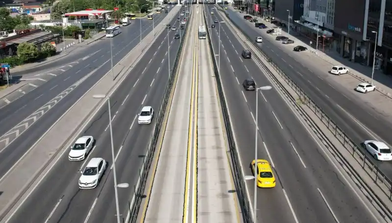 İstanbul Bayramında Boş Kalan Yollar: Nedenleri ve Sonuçları