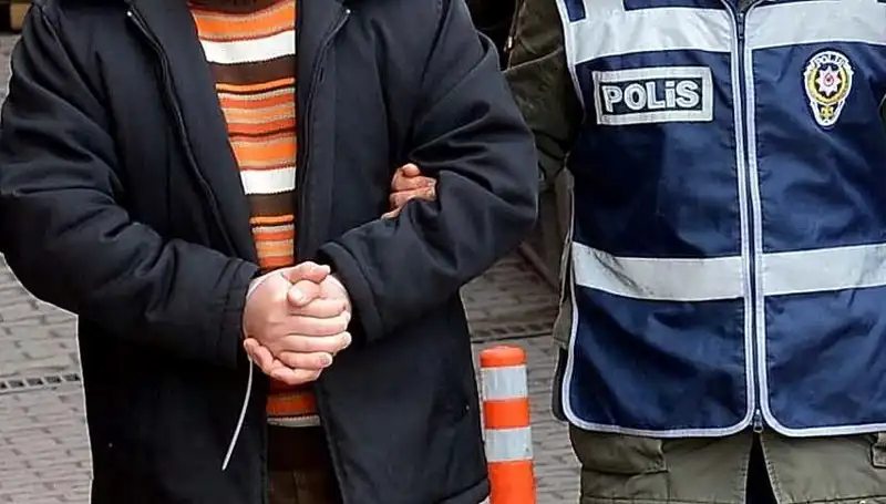 25 Yıl Hapis Cezasıyla Aranan Müstahdem, Lüks Villasında Yakalandı