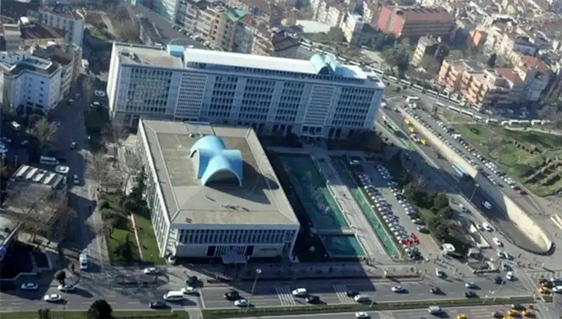 İBB Soruşturmasında "Enderun" WhatsApp Grubundaki Mesajların Önemi Nedir?