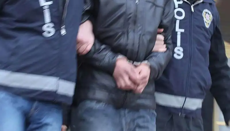 Adana'da Uyuşturucu Denetimi: 45 Kişi Gözaltında