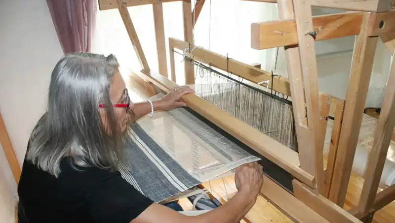 Eski Giysilerin İzinden Yeni Eşyalara: Geri Dönüşüm Sanatı
