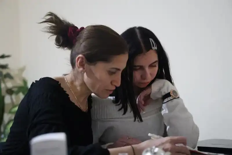 Küçük Yaşta Evlilikten Kanserle Mücadeleye: Umut Dolu Bir Hayat Hikayesi